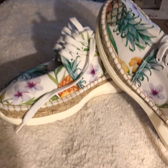 Free People shoes - Picture 2 of 4
